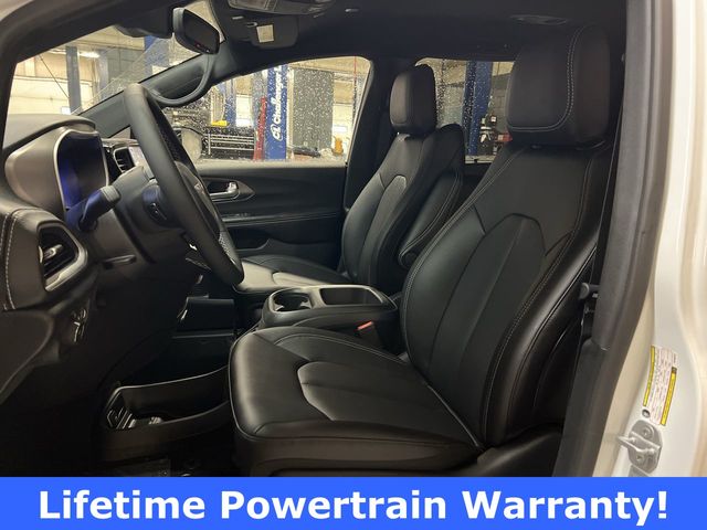 Thumbnail: 2026 Chrysler Pacifica - 11