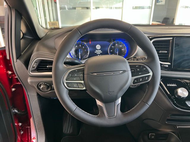 Thumbnail: 2027 Chrysler Pacifica - 13