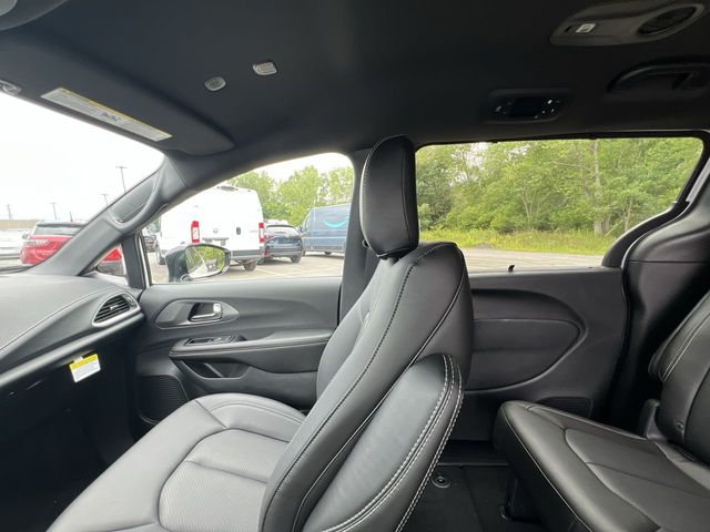 Thumbnail: 2027 Chrysler Pacifica - 13