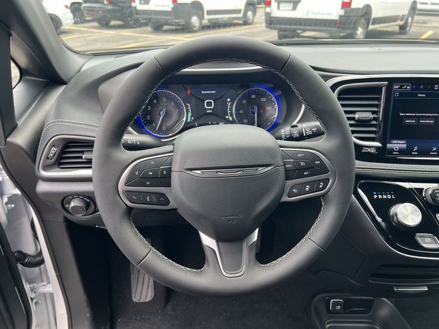 Thumbnail: 2027 Chrysler Pacifica - 33