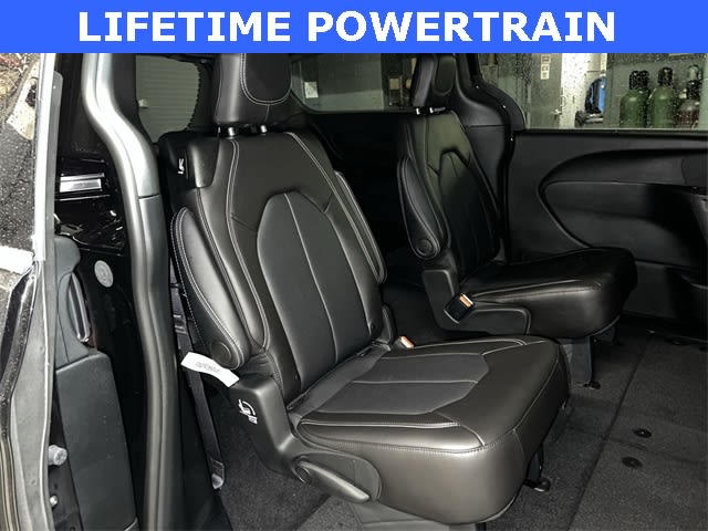 Thumbnail: 2026 Chrysler Pacifica - 24