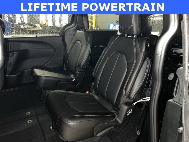 Thumbnail: 2026 Chrysler Pacifica - 23