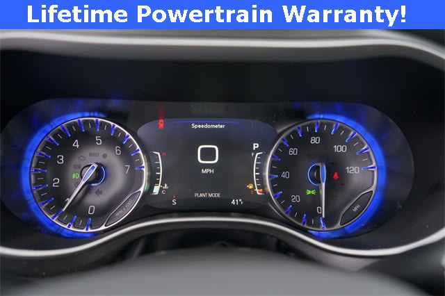 Thumbnail: 2026 Chrysler Pacifica - 14