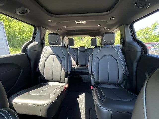 Thumbnail: 2027 Chrysler Pacifica - 26