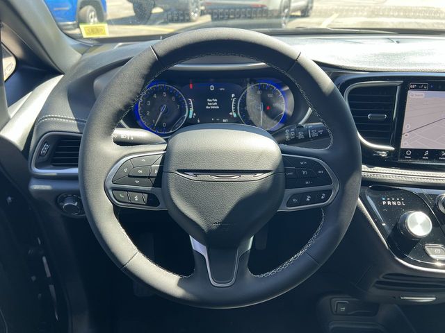 Thumbnail: 2027 Chrysler Pacifica - 32