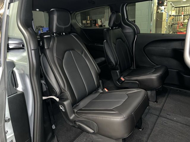 Thumbnail: 2026 Chrysler Pacifica - 25