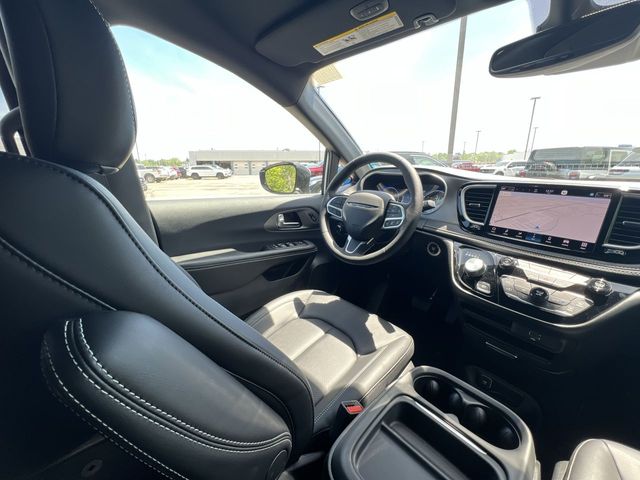 Thumbnail: 2027 Chrysler Pacifica - 5