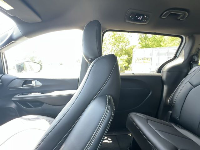 Thumbnail: 2027 Chrysler Pacifica - 11