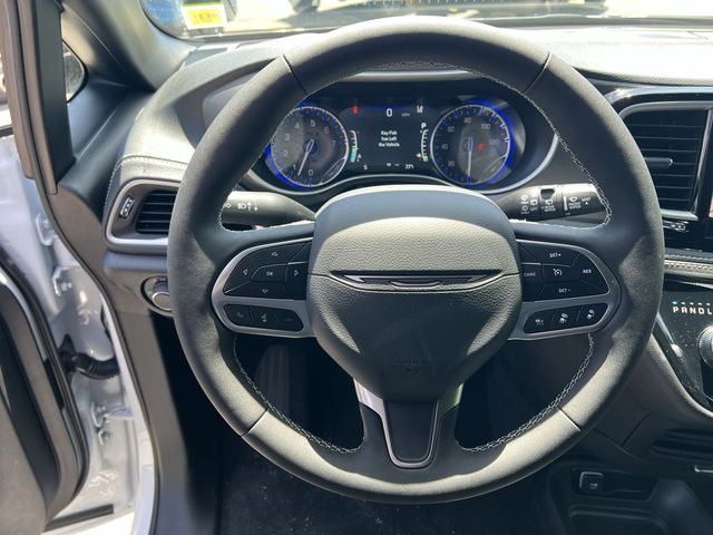 Thumbnail: 2027 Chrysler Pacifica - 13