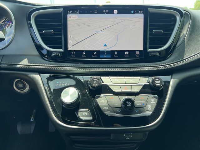 Thumbnail: 2027 Chrysler Pacifica - 14