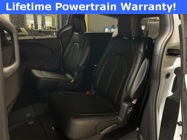 Thumbnail: 2026 Chrysler Pacifica - 23