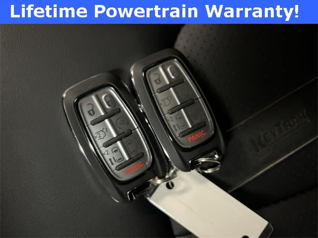 Thumbnail: 2026 Chrysler Pacifica - 18