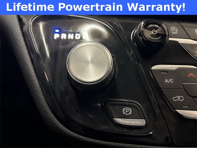 Thumbnail: 2026 Chrysler Pacifica - 25