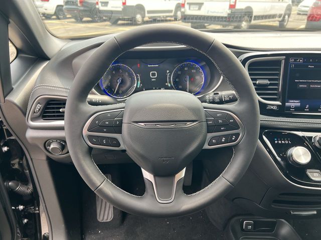 Thumbnail: 2027 Chrysler Pacifica - 33