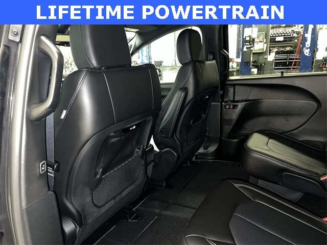 Thumbnail: 2026 Chrysler Pacifica - 13