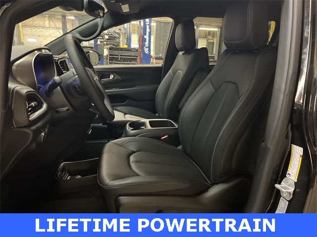 Thumbnail: 2026 Chrysler Pacifica - 11