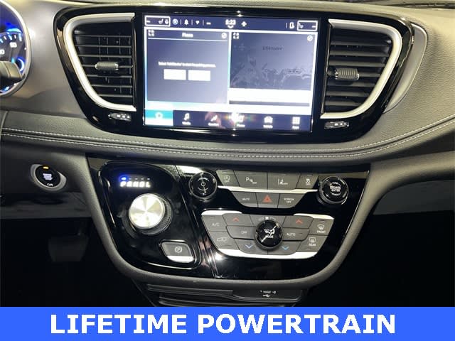 Thumbnail: 2026 Chrysler Pacifica - 15