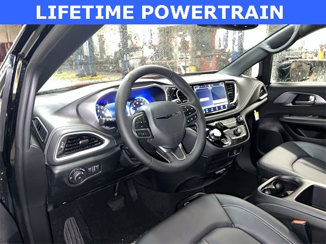 Thumbnail: 2026 Chrysler Pacifica - 2