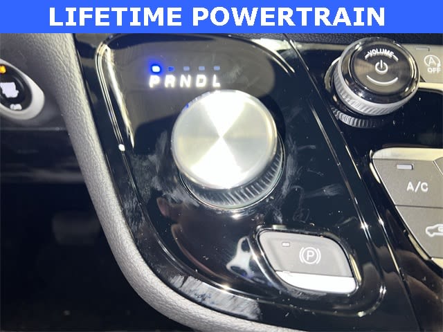 Thumbnail: 2026 Chrysler Pacifica - 16