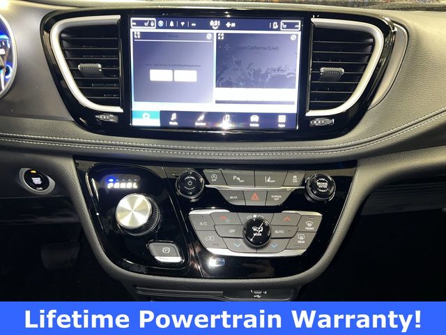 Thumbnail: 2026 Chrysler Pacifica - 15