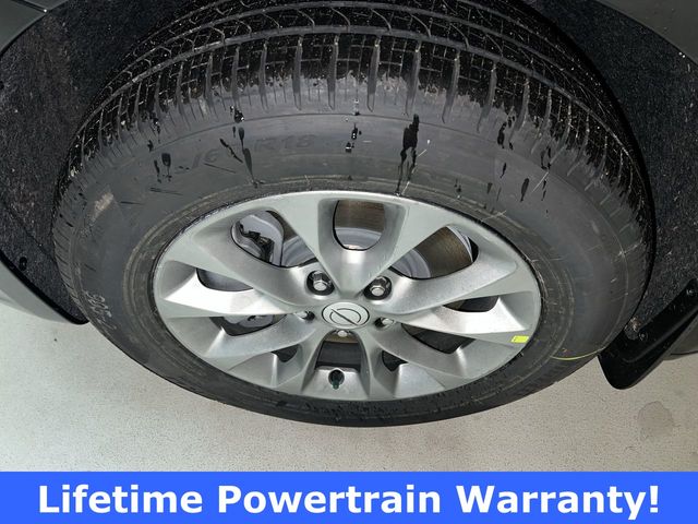 Thumbnail: 2026 Chrysler Pacifica - 8