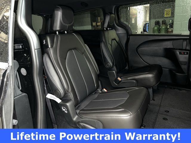 Thumbnail: 2026 Chrysler Pacifica - 26