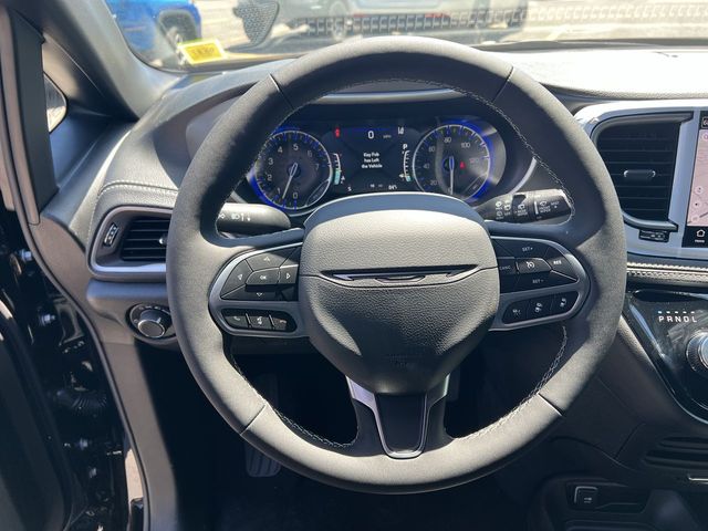 Thumbnail: 2027 Chrysler Pacifica - 33