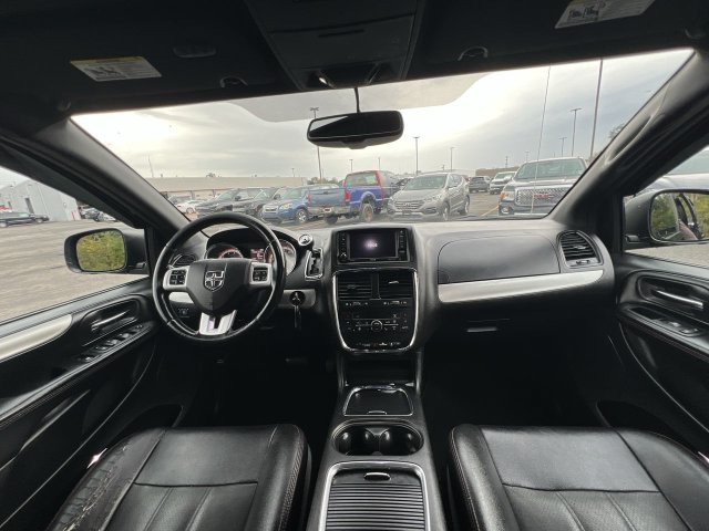 Thumbnail: 2017 Dodge Grand Caravan - 2