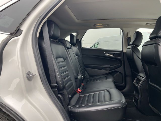 Thumbnail: 2022 Ford Edge - 25