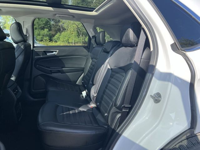 Thumbnail: 2022 Ford Edge - 31