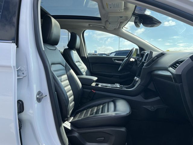 Thumbnail: 2022 Ford Edge - 33