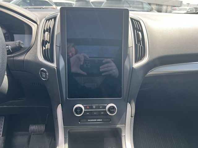 Thumbnail: 2022 Ford Edge - 14
