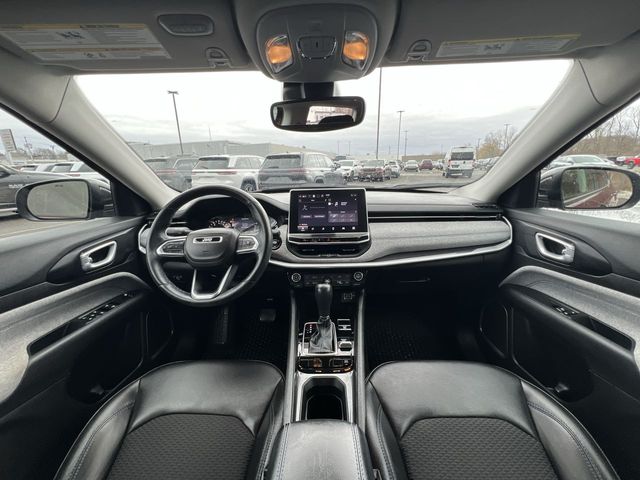 Thumbnail: 2022 Jeep Compass - 10