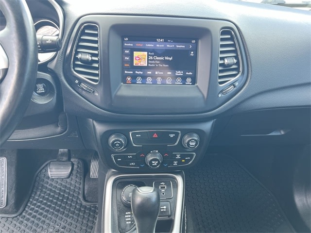 Thumbnail: 2018 Jeep Compass - 13