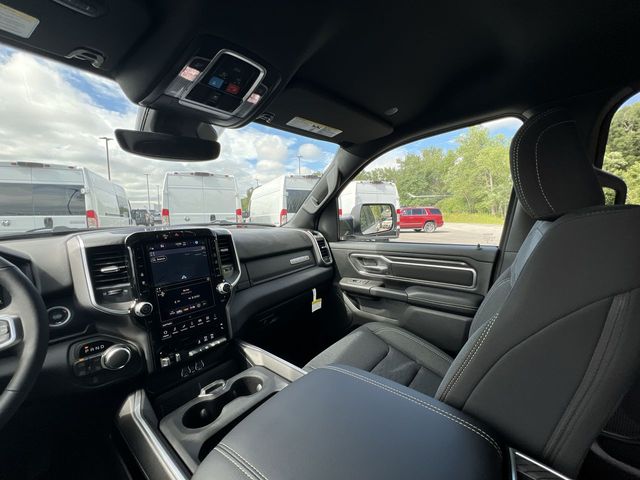 Thumbnail: 2026 RAM 1500 - 9
