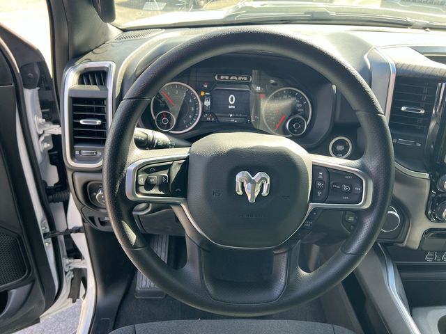 Thumbnail: 2026 RAM 1500 - 32