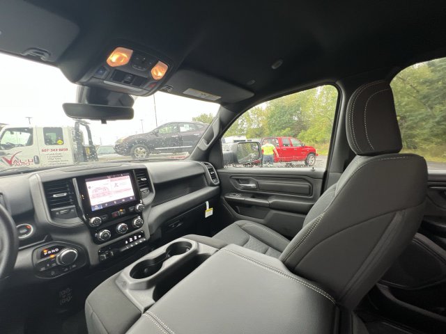 Thumbnail: 2026 RAM 1500 - 9