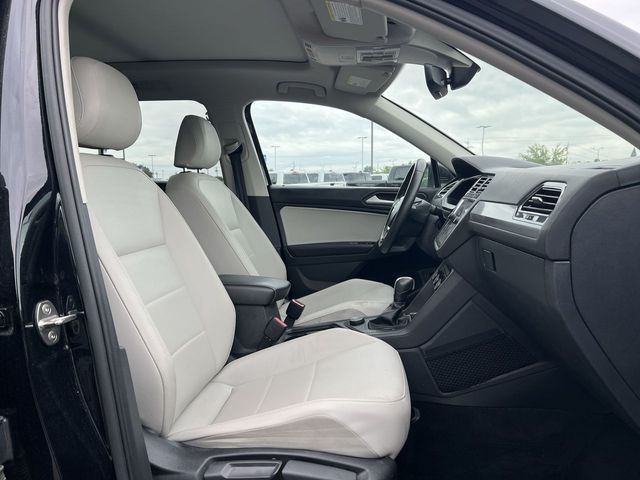 Thumbnail: 2021 Volkswagen Tiguan - 33