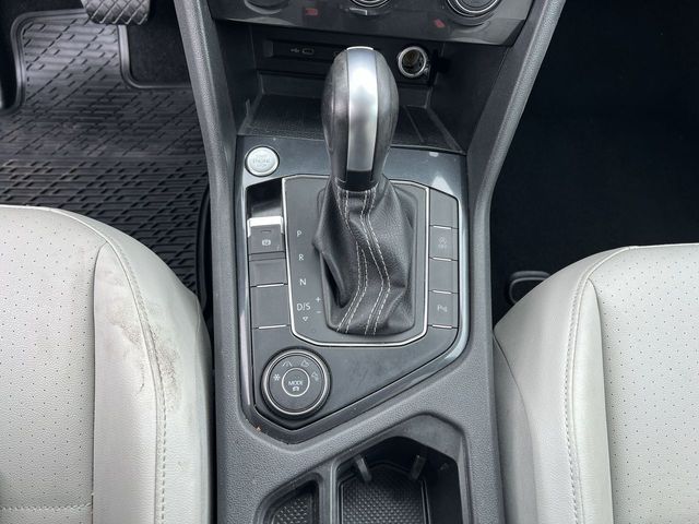 Thumbnail: 2021 Volkswagen Tiguan - 17