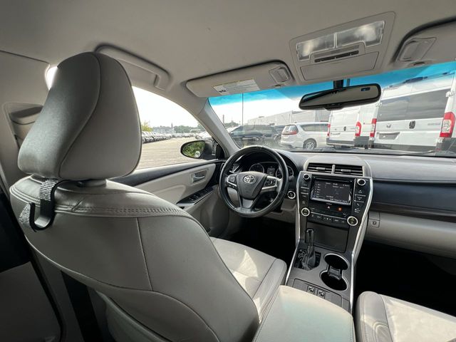 Thumbnail: 2017 Toyota Camry - 9