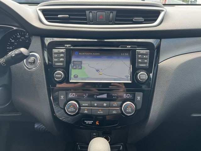 Thumbnail: 2015 Nissan Rogue - 16