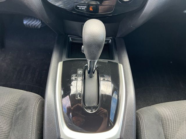 Thumbnail: 2015 Nissan Rogue - 17