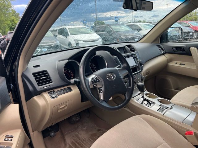 Thumbnail: 2013 Toyota Highlander - 2