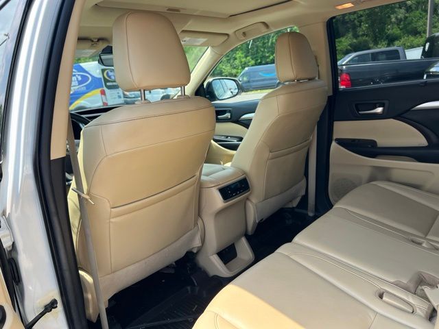 Thumbnail: 2019 Toyota Highlander - 13