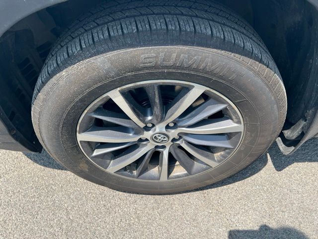Thumbnail: 2019 Toyota Highlander - 8