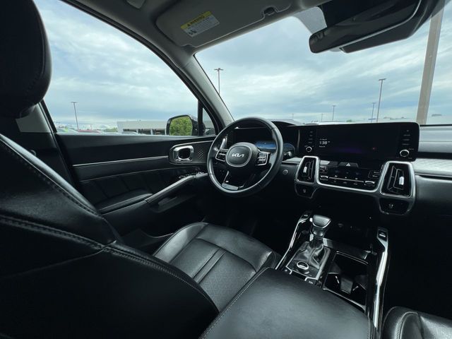 Thumbnail: 2023 Kia Sorento - 13