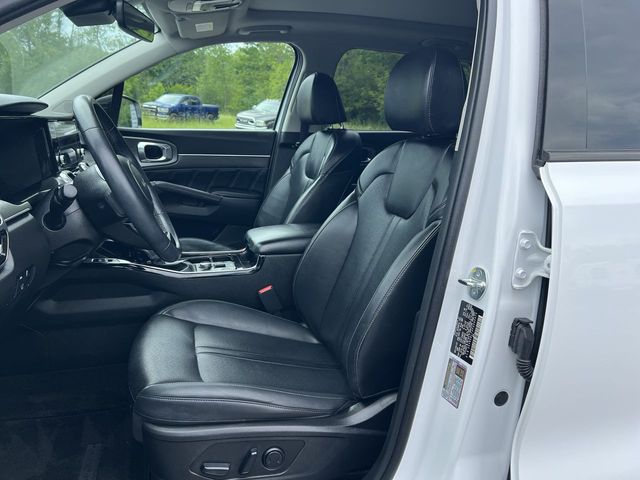 Thumbnail: 2023 Kia Sorento - 11