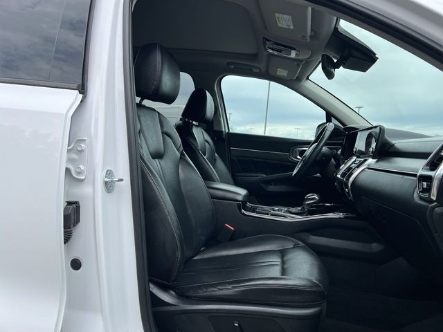 Thumbnail: 2023 Kia Sorento - 32