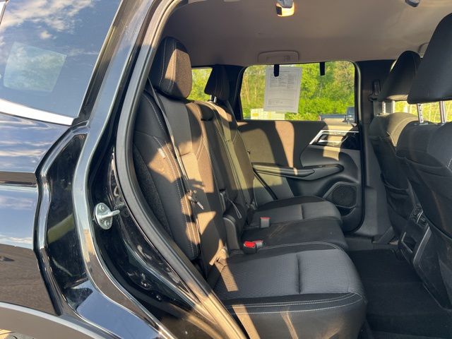Thumbnail: 2022 Mitsubishi Outlander - 22