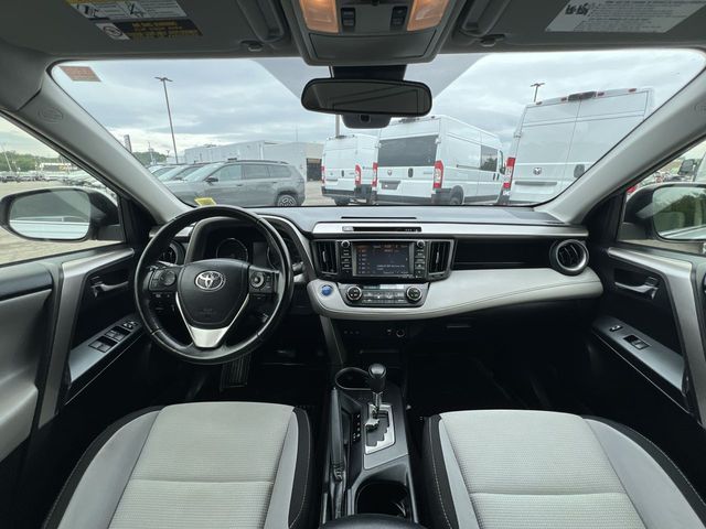 Thumbnail: 2018 Toyota RAV4 - 14